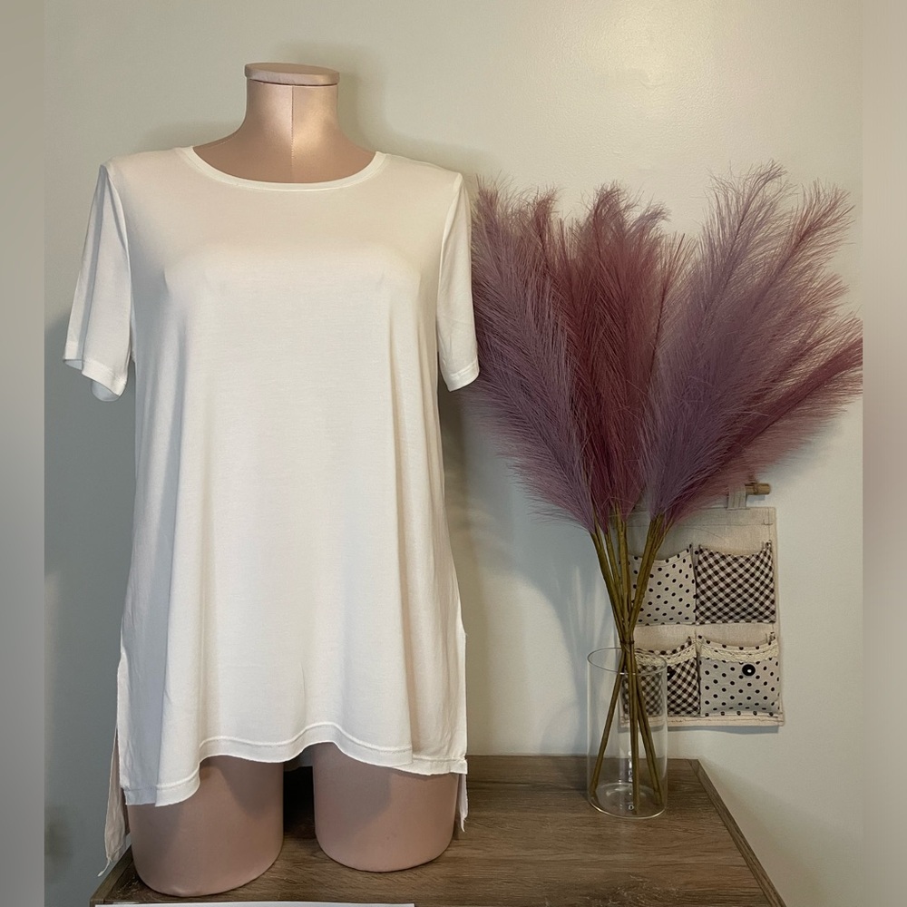 NWT Love Tree Basic White Boat Neck Jersey Tee - Size: Small